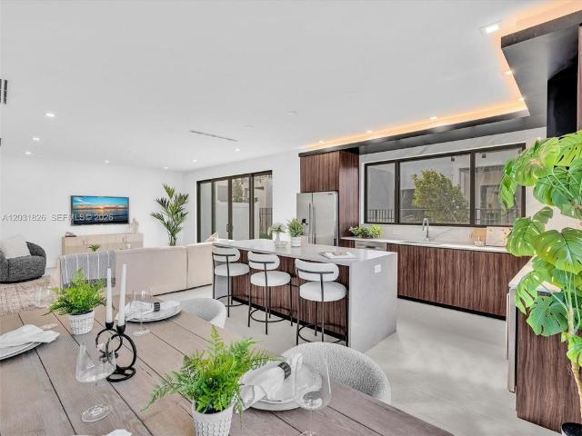 Townhouse for sale in Dania, Florida