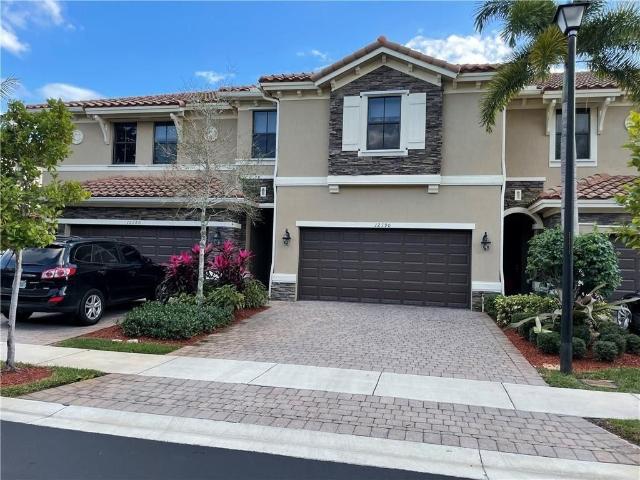 Townhouse for sale in Davie, Broward County