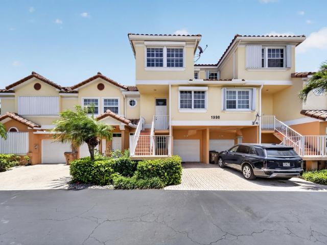 Townhouse for sale in Deerfield Beach, Florida