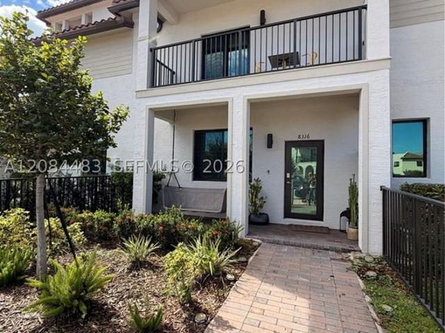 Townhouse for sale in Doral, Florida