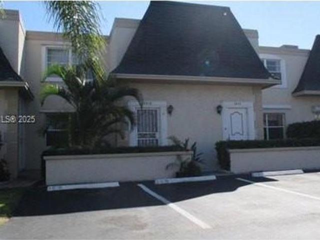 Townhouse for sale in Hallandale