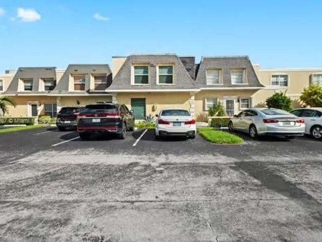 Townhouse for sale in Hallandale