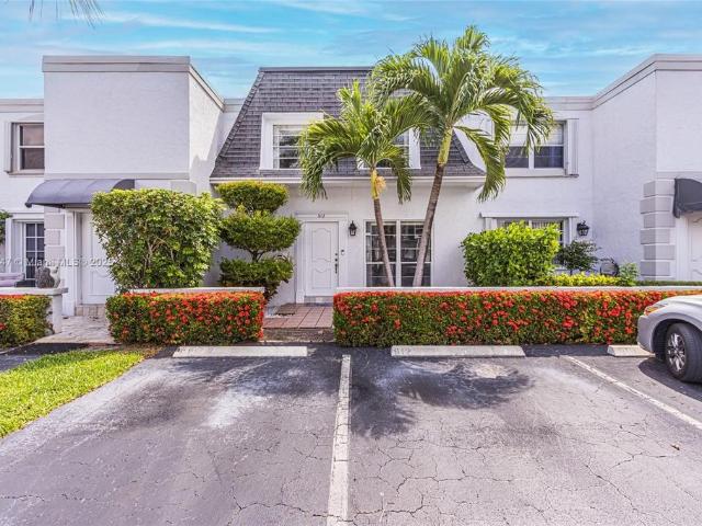 Townhouse for sale in Hallandale