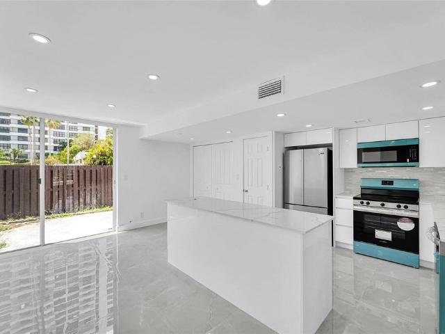 Townhouse for sale in Hallandale
