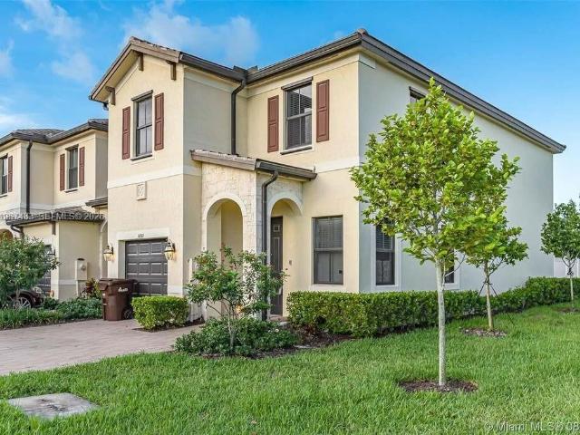 Townhouse for sale in Hialeah, Florida