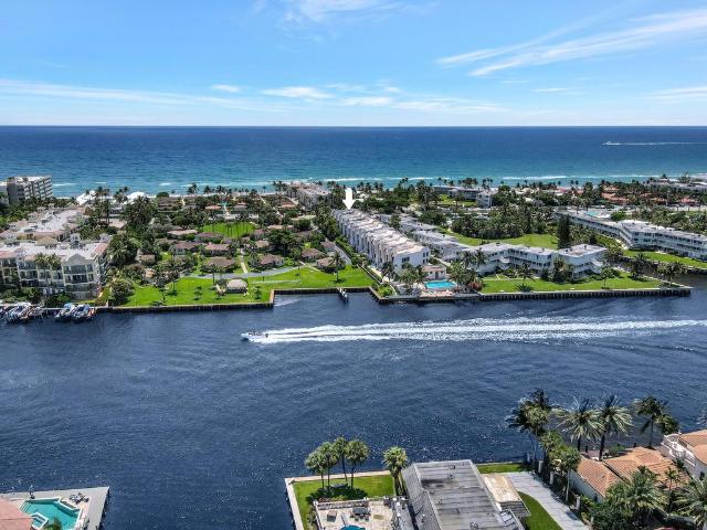 Townhouse for sale in Hillsboro Beach, Florida