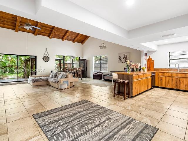 Townhouse for sale in Hollywood, Florida