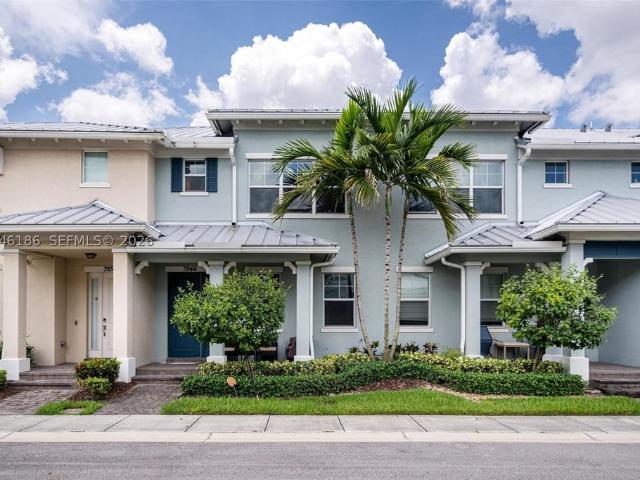 Townhouse for sale in Hollywood, Florida