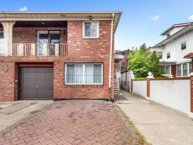 Townhouse for sale in Manhattan Beach