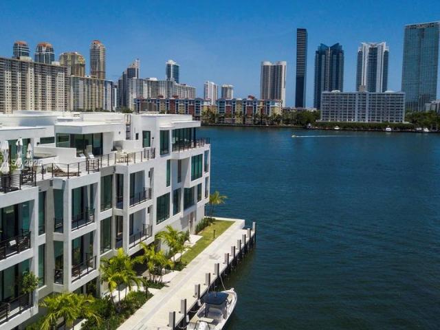 Townhouse for sale in North Miami Beach