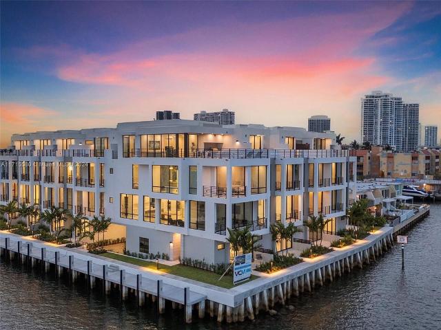 Townhouse for sale in North Miami Beach