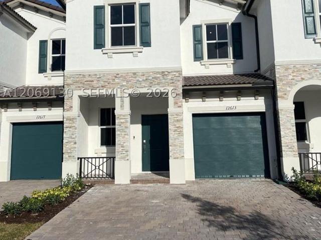 Townhouse for sale in North Miami, Florida