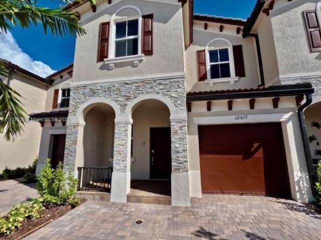 Townhouse for sale in North Miami, Florida