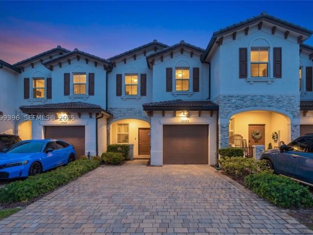 Townhouse for sale in North Miami, Florida