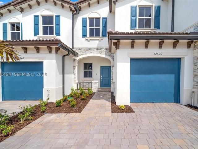 Townhouse for sale in North Miami, Florida