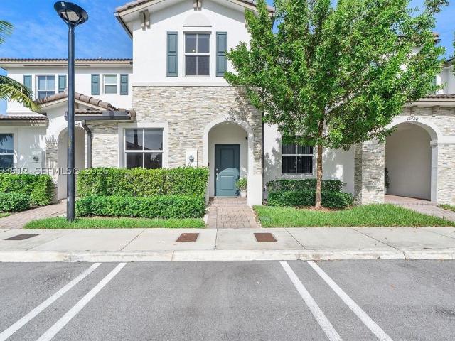 Townhouse for sale in North Miami, Florida