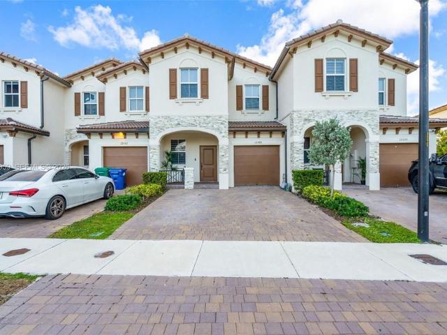 Townhouse for sale in North Miami, Florida