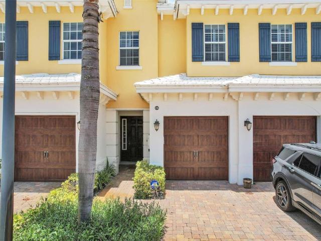 Townhouse for sale in North Palm Beach