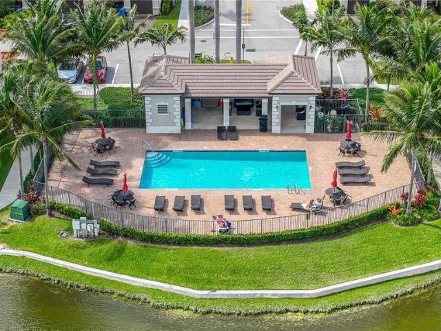 Townhouse for sale in Oakland Park