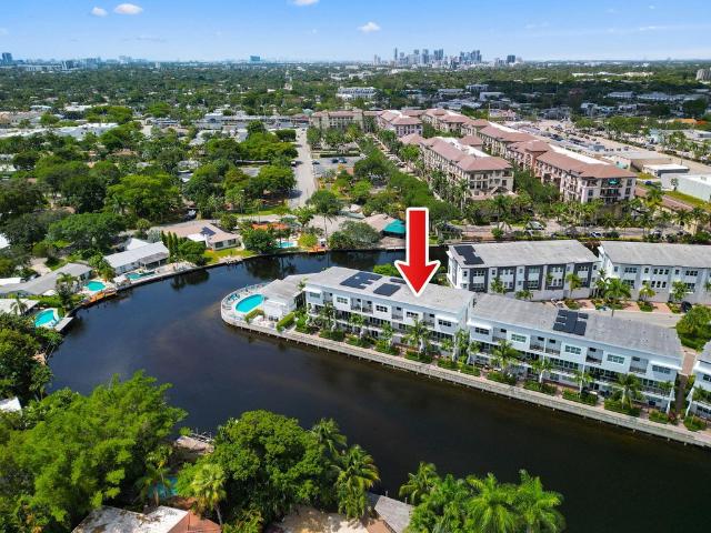 Townhouse for sale in Oakland Park, Florida