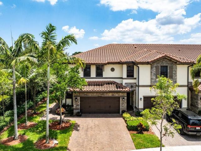 Townhouse for sale in Parkland