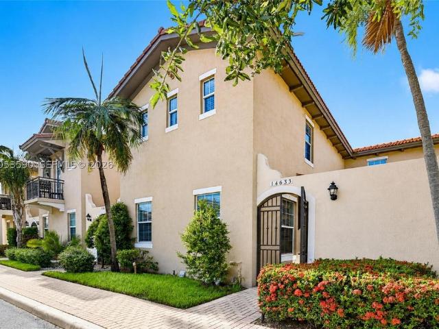 Townhouse for sale in Pembroke Pines, Florida