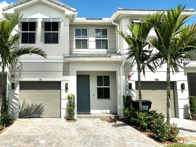 Townhouse for sale in Pembroke Pines