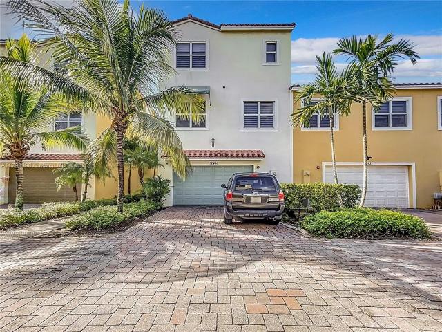 Townhouse for sale in Pembroke Pines
