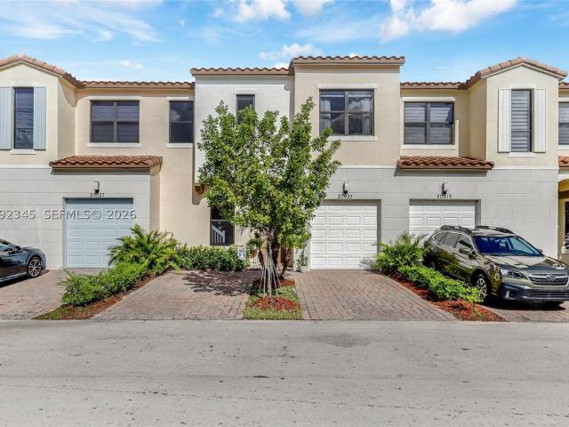 Townhouse for sale in Pembroke Pines, Florida