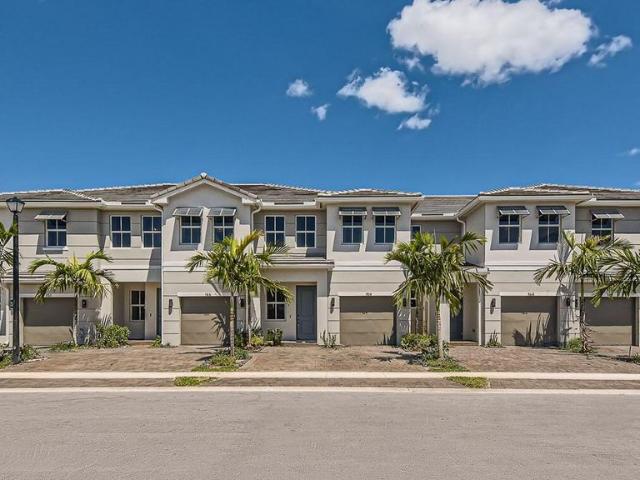 Townhouse for sale in Pembroke Pines