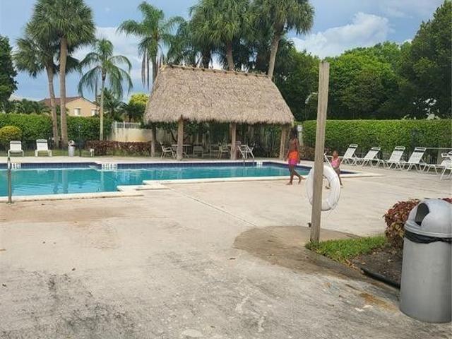 Townhouse for sale in Pembroke Pines