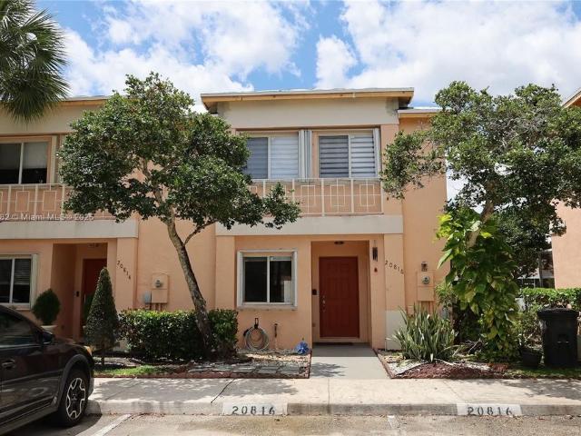 Townhouse for sale in Pembroke Pines