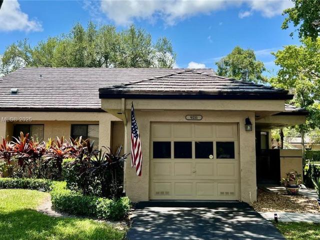 Townhouse for sale in Plantation