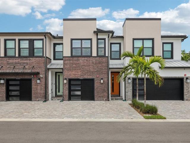 Townhouse for sale in Plantation