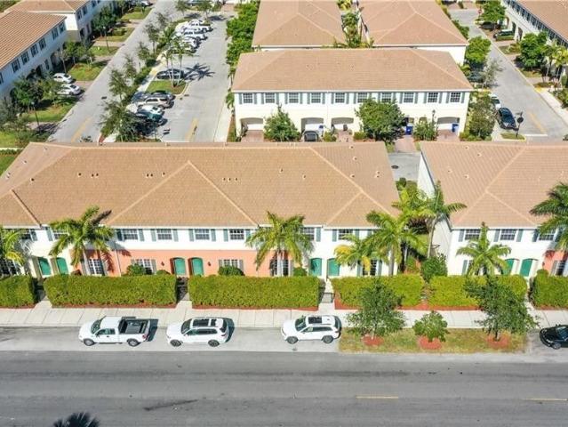 Townhouse for sale in Pompano Beach