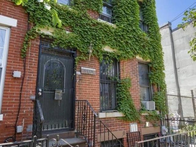 Townhouse for sale in Red Hook Townhouse for sale in Red Hook