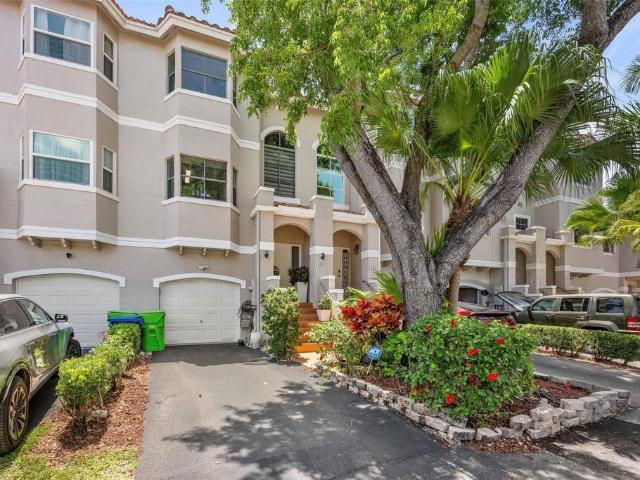 Townhouse for sale in Sunrise