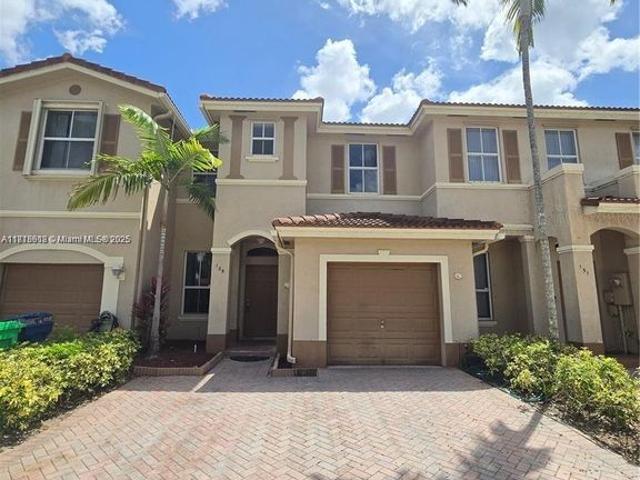 Townhouse for sale in Sunrise