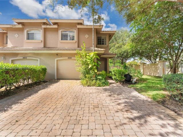 Townhouse for sale in Sunrise Townhouse for sale in Sunrise