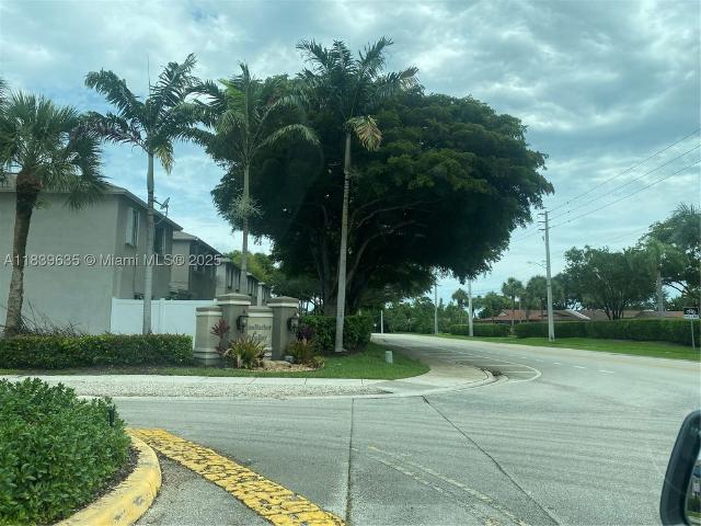 Townhouse for sale in Tamarac, Broward County