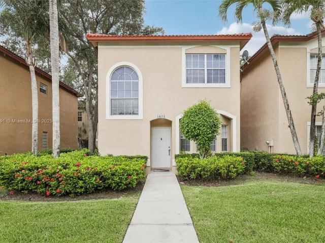 Townhouse for sale in Weston