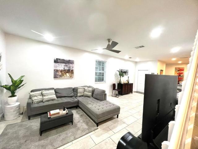 Townhouse for sale in Weston, Florida