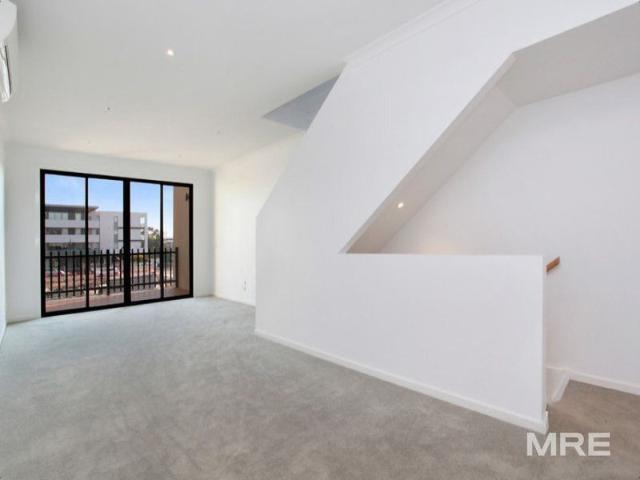 Townhouse for rent in Maidstone, Victoria