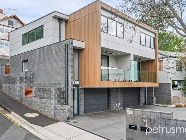 Townhouse for sale in Dynnyrne