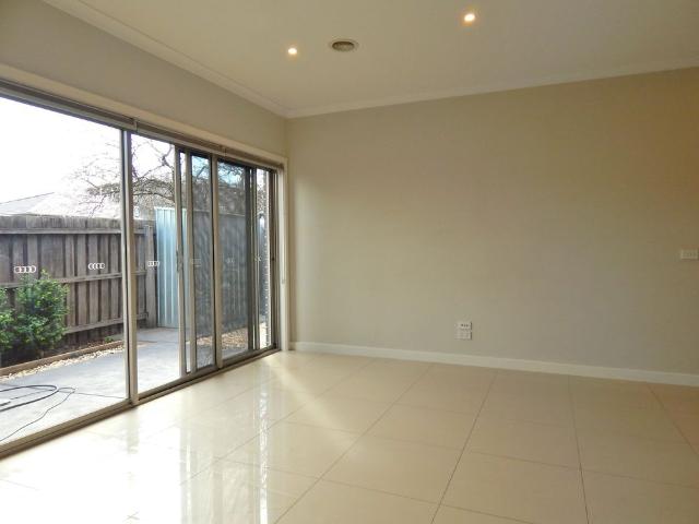 Townhouse for rent in Camerons Creek, Victoria