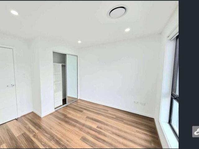 Townhouse for rent in Sydney, New South Wales