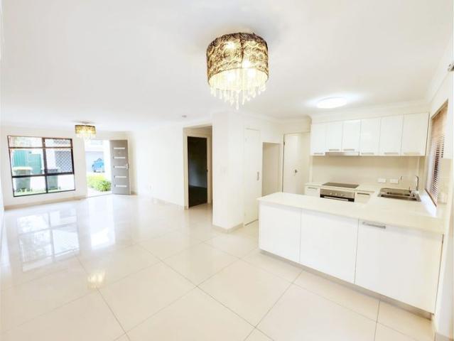 Townhouse for rent in Toombul, Queensland