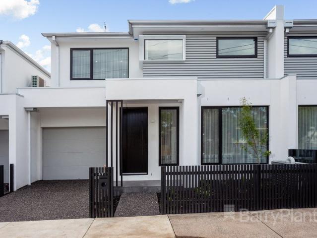Townhouse for sale in Camerons Creek, Victoria