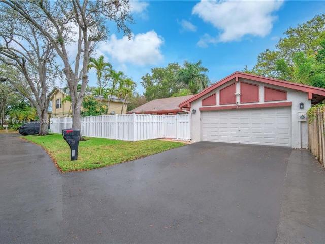 Villa for rent in Cooper City