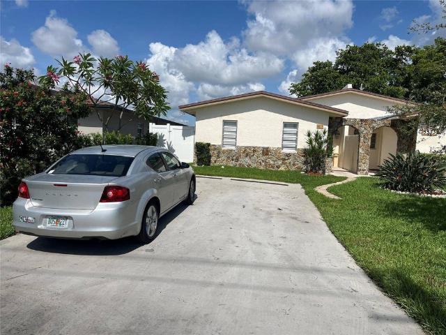 Detached House for rent in Dania, Florida